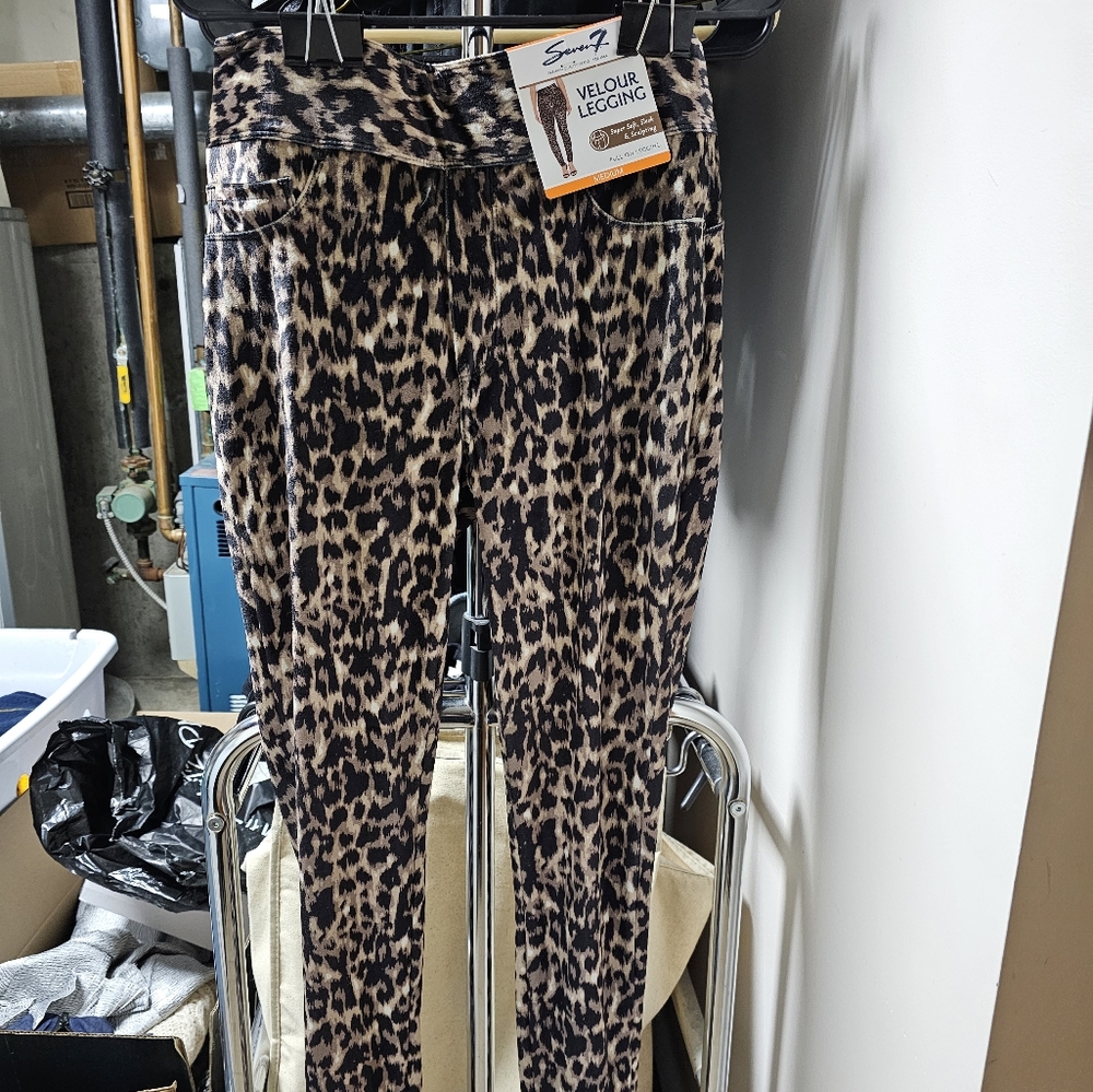 Seven for all Mankind- cheetah print- velour leggings- size medium